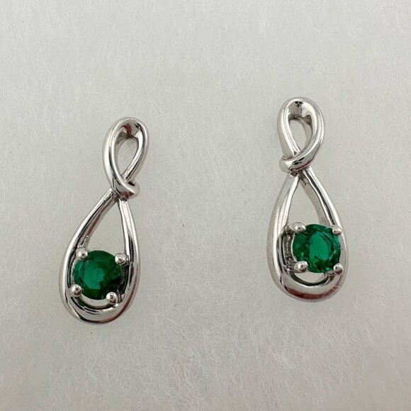 Beautiful Round Emerald Swoop Earrings in Sterling Silver - Picture 4 of 14